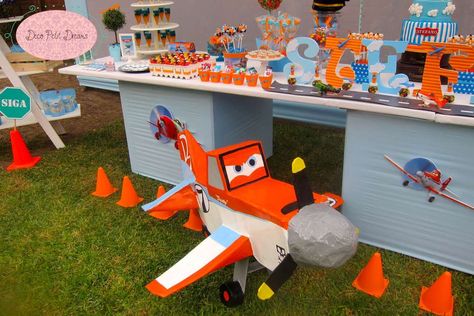 Disney Planes Birthday Party, Airplane Birthday Theme, Disney Planes Party, Disney Planes Birthday, Pilots Birthday, Planes Birthday Party, Planes Birthday, Planes Party, Disney Planes