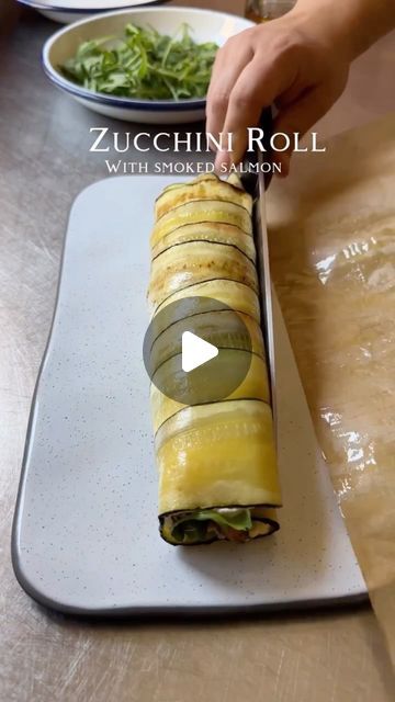 Zucchini Sushi Rolls, Salmon Zucchini, Zucchini Roll, Zucchini Appetizer, Zucchini Rolls, Sushi Recipes Homemade, Smoked Salmon Recipes, Sushi Recipes, Summer Food