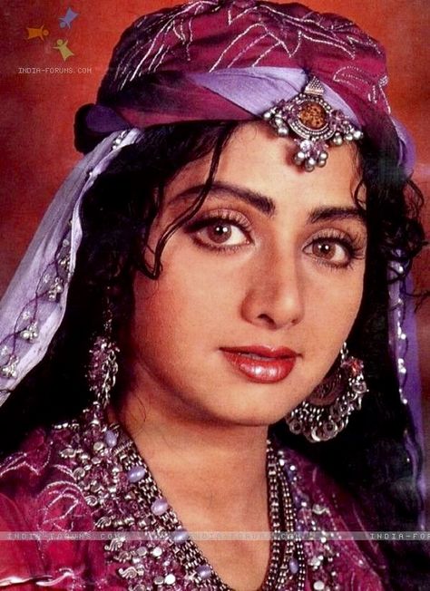 Sridevi Shree Devi Actress, Minakshi Seshadri, Sayesha Saigal, Indian Goddesses, Sridevi Kapoor, Sri Devi, Indian Eyes, Sushmita Sen, Bollywood Pictures