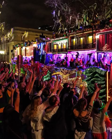 New Orleans Mardi Gras Aesthetic, Mardi Gras Aesthetic, Mardi Gras Sydney, Holiday Goals, People We Meet On Vacation, New Orleans Party, Mardi Gras Festival, Mardi Gra, Festival Aesthetic