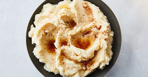 This Simple Hack Yields the Best Mashed Potatoes Brown Butter Mashed Potatoes, Browning Butter, Tater Salad, The Best Mashed Potatoes, Butter Mashed Potatoes, Nyt Recipes, Potato Varieties, Thanksgiving Plates, Best Mashed Potatoes