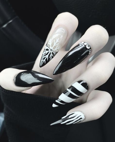 Black Winter Nails, Lover Loser, Nails Ballerina, Horror Nails, Witchy Nails, Stiletto Nail Art, Gothic Nails, Goth Nails, Dark Nails