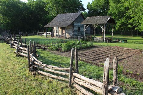 PIONEER FARMS Pioneer Aesthetic, Cabin Restoration, Medieval America, Pioneer Living, American Pioneers, Pioneer House, Texas Trip, Museum Visit, Visit Austin