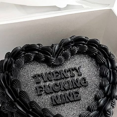 Black Birthday Cake Aesthetic Vintage, Black Virgo Cake, Black Heart Birthday Cake With Glitter, 1995 Birthday Cake, Black Scorpio Cake, Black Heart Shaped Birthday Cake, Emo Bday Cake, Black And Silver Heart Cake, 29 Birthday Aesthetic