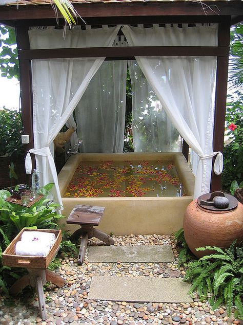 Pool of warm water and flower petals at a spa in Ko Samui, Thailand. Photo by Natala Menezes. Ko Samui, often referred to as simply Samui by locals, is an island off the east coast of the Kra Isthmus in Thailand. It is located close to the mainland town of Surat Thani in Surat Thani Province. It is Thailand's third largest island after Phuket and Ko Chang. Ko Samui has abundant natural resources- white sandy beaches, coral reefs and coconut trees. Flower Pool, Outdoor Bathtub, Outdoor Baths, Hot Tub Backyard, Tub Ideas, Outdoor Bath, Samui Thailand, Outdoor Spa, Outdoor Bathrooms