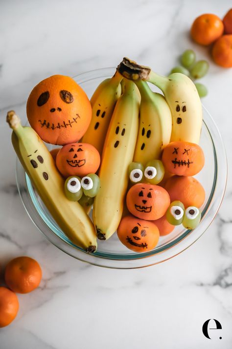 Fun Halloween Fruit Ideas | Elizabeth Rider Halloween Food Vegetables, Halloween Fhe Ideas, Halloween Party Food Fruit, Fruit Platter Halloween, Halloween Kids Breakfast Ideas, Halloween Fruits And Veggies, Halloween Fruit Platter Ideas, Halloween Fruit Salad Ideas, Healthy Trick Or Treat Ideas