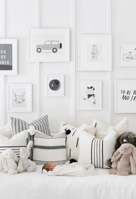 Gallery Wall In Nursery, Black And White Gallery Wall, White Gallery Wall, Nursery Guest Room, Gallery Wall Nursery, Monochrome Nursery, Room Neutral, Nursery Room Design, White Nursery