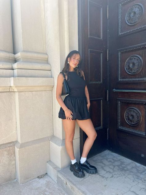 Bubble Dress Outfit Ideas, Dress And Loafers, Loafers Summer, Dress Outfit Summer, All Black Outfits, Mini Dress Outfit, Summer Outfits Aesthetic, Cool Girl Outfits, Mini Dress Outfits