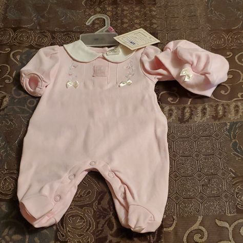 Preemie Baby Onesie W/Feet And Cap (0-7 Lbs) Pink. New (Hbrc) Preemie Clothes, Preemie Baby, Preemie Babies, Doll Outfits, Baby Store, Pink Color, Doll Clothes, Onesies, Baby Onesies