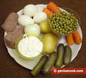 Ingredients for Winter Russian Salad Olivier Russian Olivier Salad, Russian Lunch, Salad Russe Recipe, Salad Olivier Russian, Chicken Potato Salad, Russian Salad Recipe, Russian Potato Salad, Russian Dishes, European Dishes