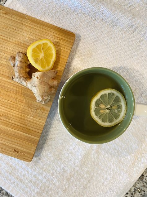 Ginger Tea Aesthetic, Azul Vibes, Organic Mom, Ginger Lemon Tea, Building Habits, Healthy Tea, Beauty Water, Tea Recipe, Lemon Tea