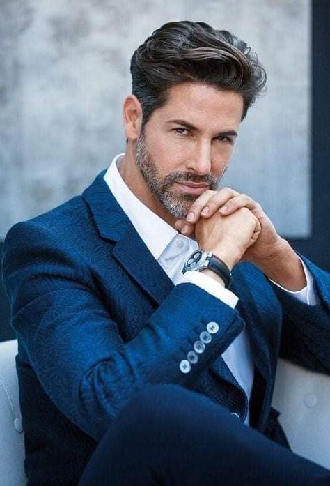 Business Man Photography, Gentleman Haircut, Mens Hairstyles Thick Hair, Medium Length Hair Men, Cool Hairstyles For Men, Men Haircut Styles, Man Photography, Beard Styles For Men, Men Photography