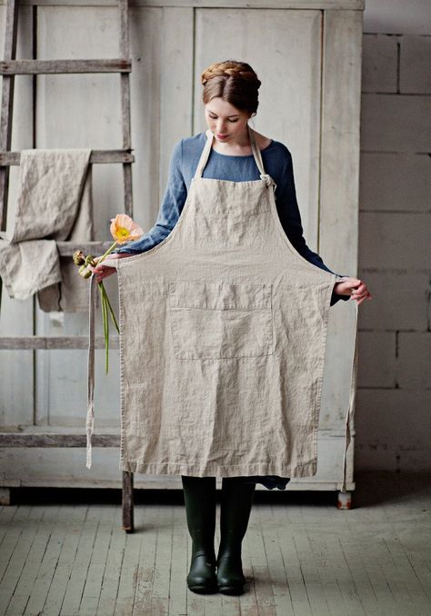 NATURAL TRADITIONAL APRON Traditional Aprons, Handmade Aprons, An Apron, Sewing Aprons, Aprons Patterns, Aprons Vintage, Womens Aprons, Apron Designs, Apron Dress