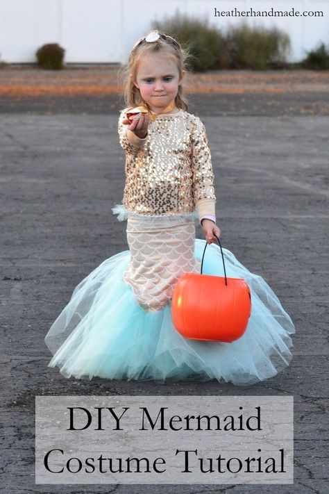 Make this easy DIY mermaid costume for Halloween! It looks like a mermaid but the special "tail" skirt makes it easy to walk and run! Diy Mermaid Costume, Mermaid Costume Kids, Mermaid Clothes, Mermaid Costume Diy, Handmade Halloween Costumes, Halloween Costumes To Make, Diy Mermaid, Halloween Sewing, Costume Tutorial