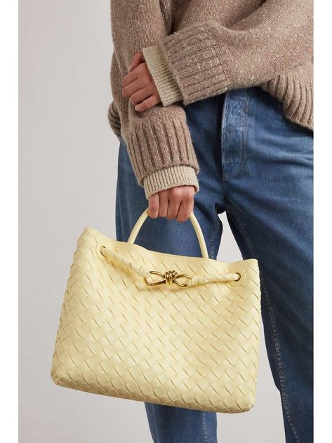 As fashion evolves in 2024, handbag trends are shifting toward both timeless classics and bold, statement ... Bottega Veneta Bag Tote, Bottega Veneta Andiamo, Handbag Trends, Trending Handbags, Morning Commute, Shopping Chanel, Luxury Designer Handbags, Brand Bags, Trending Handbag