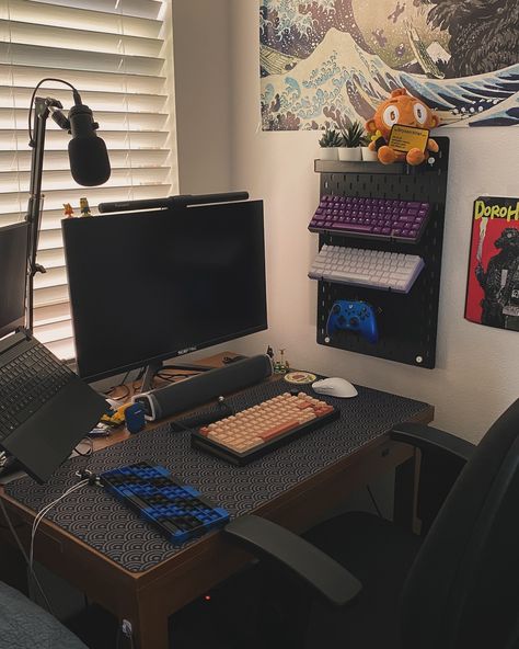 my cozy little corner #setup #keyboards #cozy Laptop Setup, Small Room Interior, Setup Inspiration, Gaming Desk Setup, Study Aesthetics, Setup Gamer, Dream Desk, 2560x1440 Wallpaper, Desk Setups