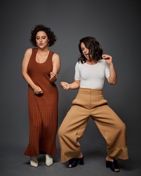 Abbi Jacobson Broad City, Ilana Glazer, Abbi Jacobson, Broad City, City Outfits, Eclectic Style, Over The Top, Birthday Shirt, Birthday Shirts