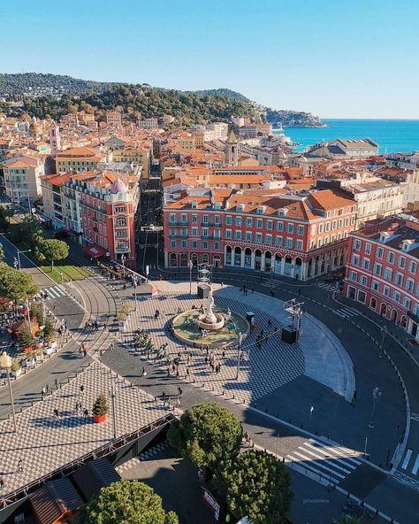 France.fr on Instagram: “We are already missing summer... But in Nice, winter does not mean cold weather 🌞🌺 📷: @cate06nice . . L'été nous manque déjà... Mais même…” Nice France Photography, France Winter, France Aesthetic, Picture Places, France Photography, France Photos, Dream Travel Destinations, Nice France, The Hunger