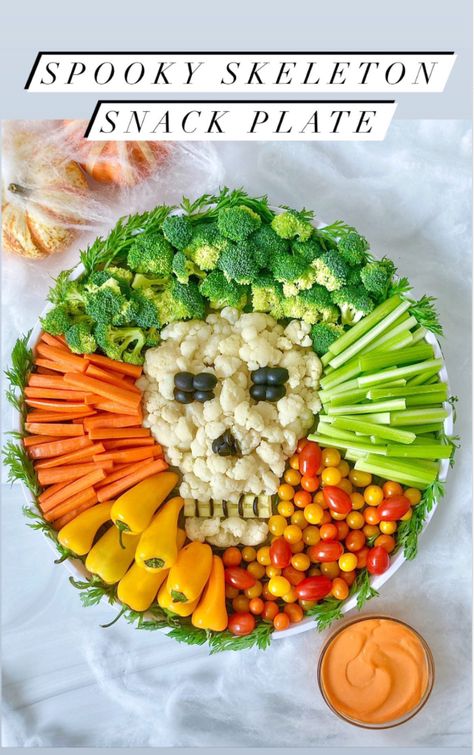 Halloween Food Snacks, Skull Shape, Halloween Diy Outdoor, Senior Center, Black Olives, All Vegetables, Snack Plate, Halloween Food For Party, A Skull