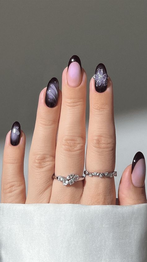 24 October Nail Ideas to Help Inspire Your Fall Manicures Deep Blue Nails Designs, Blue Autumn Nails, Blue Nails Christmas, Evening Nails, Trendy Classy Nails, Nature Nails, Dark Pink Nails, Fake Nails White, Santa Nails