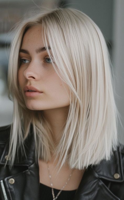 Blonde Lob Fine Hair, Medium Blonde Hair Straight, Light Blonde Shoulder Length Hair, Blonde Shorter Hair, Platinum Long Bob, Blonde Long Bob Straight, Blonde Collar Bone Length Hair Straight, Blonde Short Hair Cuts, Medium Haircut Blonde