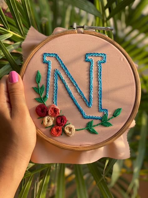 N Letter Embroidery Design, Letter C Embroidery, Initial Embroidery, Embroidery Initials Letters, Hand Embroidery Letters, Embroidery Hoop Art Diy, Hand Embroidery Patterns Free, Diy Bead Embroidery, Handmade Embroidery Designs