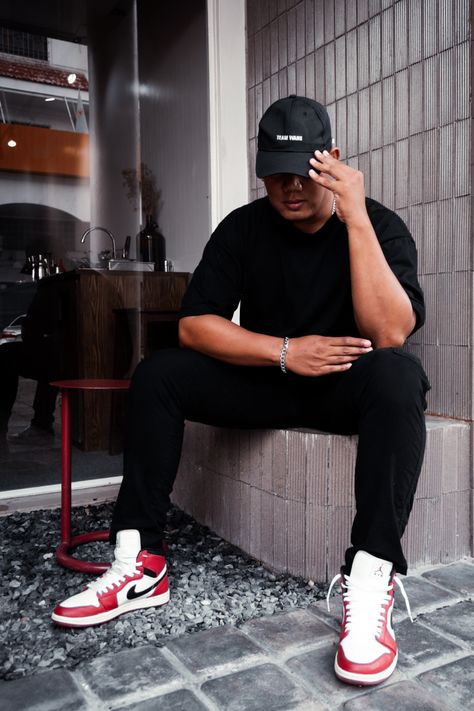 All Black Outfit With Jordans, Air Jordan Chicago Outfit, Air Jordan 1 Chicago Outfit Men, Air Jordan 1 Mid Outfit Man, Air Jordan 1 Men Outfit, Jordan 1 High Outfit Man, Jordan 1 Chicago Outfit Men, Air Jordan 1 Chicago Outfit, Jordan 1 Red Outfit