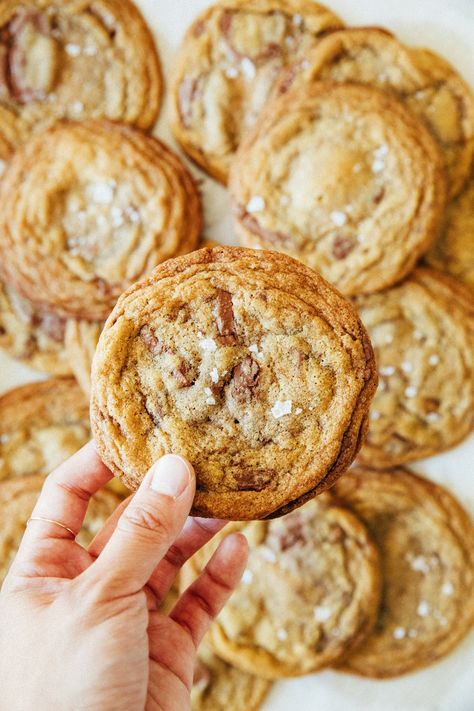 Brown Butter Toffee Chocolate Chip, Toffee Chocolate Chip Cookies, Toffee Cookie Recipe, Toffee Chocolate, Toffee Cookies, Butter Toffee, Slow Cooker Desserts, Chocolate Toffee, Chocolate Butter