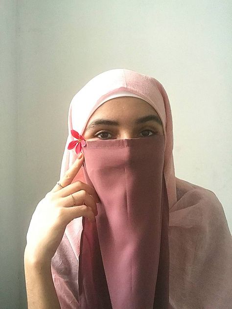 Niqab Nose Piece Hijab Design, Half Niqab, Antique Jewellery Online, Hijab Designs, Work Pattern, Nose Piece, Muslim Women Hijab, Niqab, Muslim Women