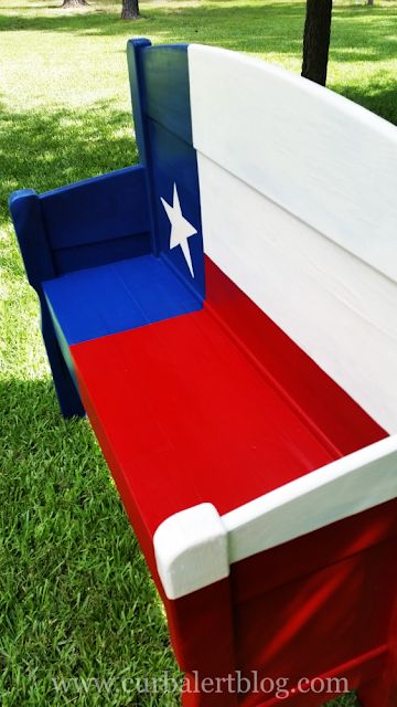 Texas Star Headboard Bench Texas Patio, Rustic Outdoor Benches, Patriotic Kitchen, Napoleonic Blue, Texas Crafts, Texas Kitchen, Modern Farmhouse Furniture, Annie Sloan Old White, Texas Things