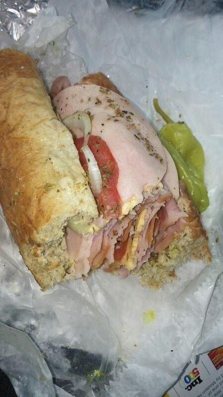 My sister's famous Chicago style BOO'Jhetto hoagies!! All type of meats of your choice! Chicken,CORNBEEF,turkey,ham, steak! All kinds! Follow her Facebook page @Nakia Simpson Ham Steak, Turkey Ham, Food Babe, Healthy Lifestyle Food, Chicago Style, Food Goals, Lunch Snacks, Fine Food, Food Obsession