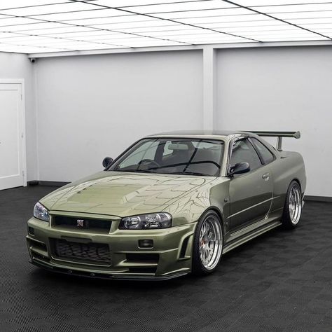 Nissan Skyline R34 💫   @pterodactyltactics #jdm #supercars #skyline #nissan #iconiccars #car #cars Nissan Gtr R32, Skyline Nissan, Nissan Skyline R33, Nissan Skyline R34, Skyline R33, Nissan R34, Gta Cars, Nissan Gtr R34, R34 Skyline