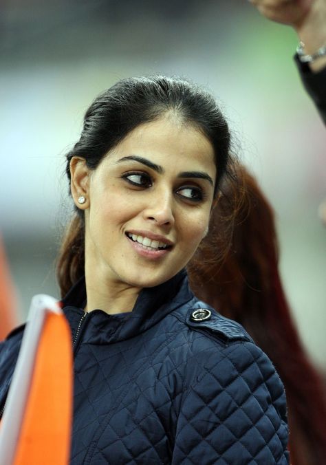 Genelia D'souza HD Photos & Wallpapers Free Download - HD Photos Genelia Dsouza Cute, Genelia Dsouza, Genelia D'souza, Hindi Actress, Bollywood Celebrities, Film Stills, Wallpaper Pc, Hd Photos, Bollywood Actress