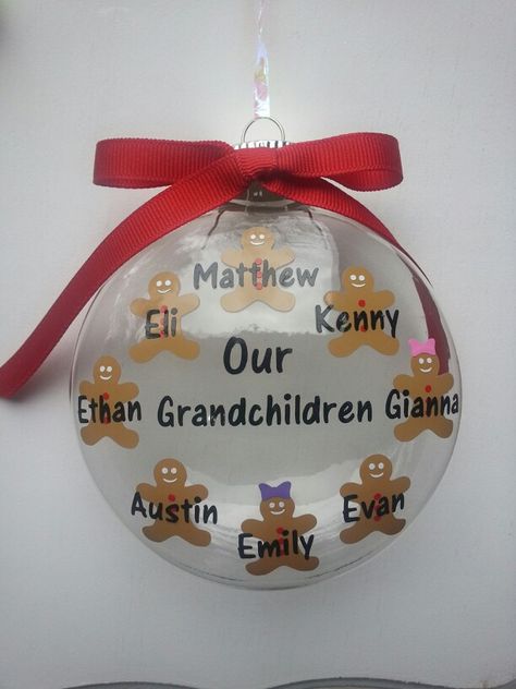 Christmas Crafts For Grandparents, Newborn Christmas Crafts, Christmas Present For Grandparents, Crafts For Grandparents, Vinyl Christmas Ornaments, Christmas Ball Ornaments Diy, Diy Christmas Deco, Clear Christmas Ornaments, Grandparents Ornament