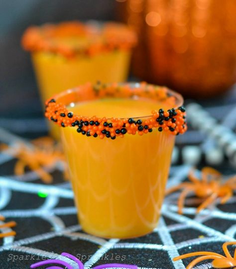 Pumpkin pie shots are a great way to celebrate the season. This simple to make Halloween adult beverage will be the hit of the party. Fireball Pumpkin Pie Shots, Pumpkin Pie Shots Alcohol, Pumpkin Shots, Pumpkin Pie Shots, Pumpkin Pie Drink, Fall Party Drinks, Sour Apple Martini, Alcohol Shot, Christmas Cocktail Drinks