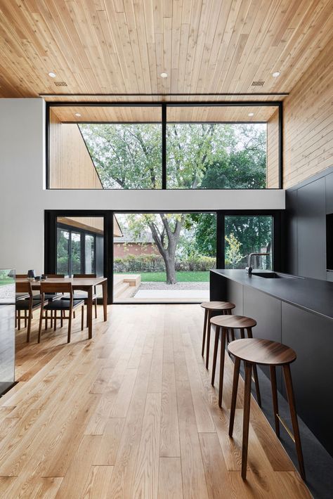 Gallery of Pearl House / MXMA Architecture & Design - 4 Kitchen Aesthetic Black, Kitchen Interior Black, Aesthetic Black Kitchen, Black Kitchen Interior, Black Kitchen Aesthetic, Pearl House, Matte Black Kitchen, Black Backsplash, 1960s Home