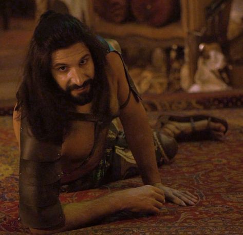 Kayvan Novak, Nandor The Relentless, Taika Waititi, Beefy Men, Cute Cartoon, Fangirl, Love Her, Wonder Woman, Memes