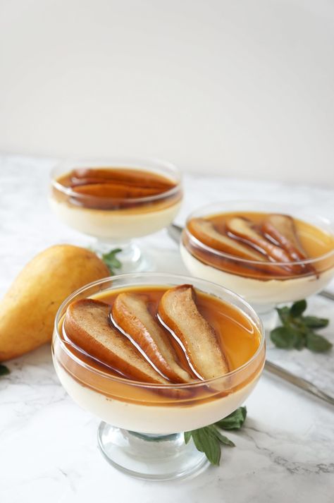 Bourbon Poached Pears, Christmas Panna Cotta, Gourmet Recipes Fancy, Poached Pears Dessert, Bourbon Dessert, Luxury Desserts, Poached Pears Recipe, Panna Cotta Recipe, Dessert For Two