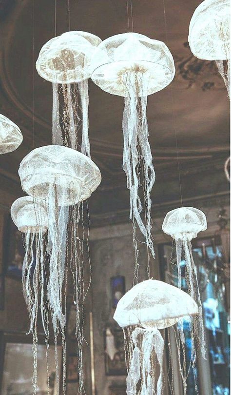 Diy Jellyfish, Jellyfish Decorations, Jellyfish Light, Arte Inspo, Oh Yeah, Ocean Themes, Aesthetic Room Decor, Aesthetic Room, Light Art