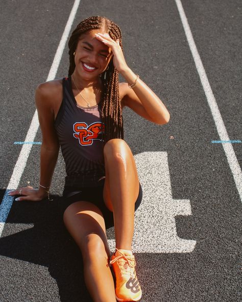 End of an era🏃🏽‍♀️💨 . . . #Senior #SeniorSzn #classof2024 #trackandfield #crosscountry Senior Pole Vault Pictures, Senior Picture Ideas Sports Track, Senior Picture Ideas Track And Field, Track Senior Picture Ideas, Track And Field Senior Pictures, Cross Country Senior Pictures, Track Photoshoot, Track Pics, Field Senior Pictures