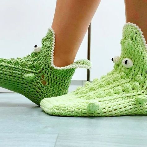 Pattern Release - Crochet Your Own Unique Crocodile Socks #crochetcrocodile #crochetpatterns #crochetanimals #patternrelease #crochetsocks #funnycrochet #crochetgifts Alligator Socks, Crocodile Socks, Crochet Alligator, Socks Crochet Pattern, Socks Crochet, Crocodile Design, Milk Cotton Yarn, Crochet Humor, Socks Pattern