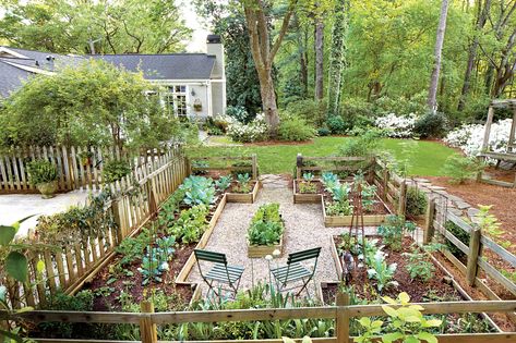 Yard with a Veggie Bed, Chicken Coop, and Fire Pit? You Bet. | Southern Living Raised Bed Garden Layout, Gardening Layout, Funny Vine, Garden Trains, Backyard Trees, Backyard Swings, Decoration Shabby, Garden Design Layout, Garden Types