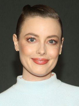 Gillian Jacobs is an American film, theatre and television actress, best known for her role as Britta Perry on the NBC comedy series Community. Jacobs was bor Gillian Jacobs Fear Street, Gillian Jacobs Love, Alison Brie Gillian Jacobs, Gillian Jacob, Comedy Series, Actresses, Film