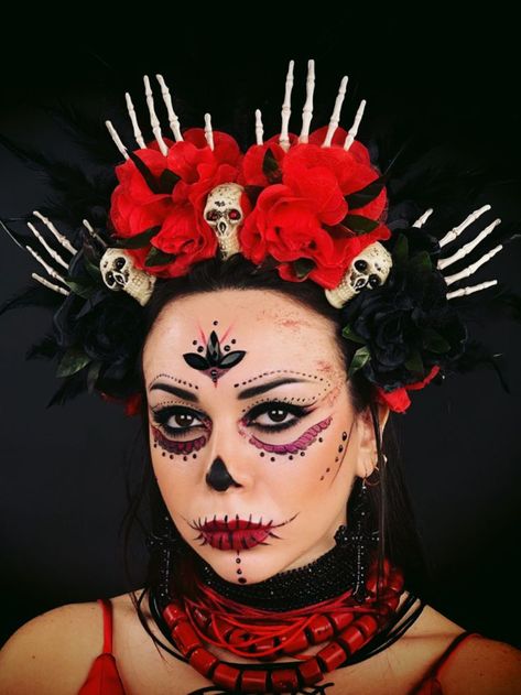 Day Of The Dead Crown Diy, Day Of The Dead Headpiece Diy, Catrina Crown, Day Of The Dead Headpiece, Diy Day Of The Dead, Diy Hair Pieces, Head Peice, Skull Santa, Doll Makeover