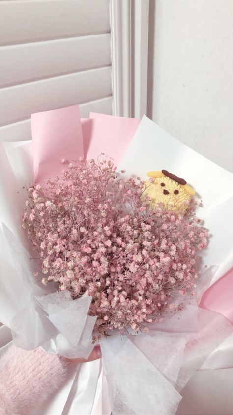 My Melody Bouquet, Pompompurin Bouquet, Pink Baby Breath, Sanrio Bouquet, Kuromi Aesthetic, Pink Board, Kitty Aesthetic, Dream Items, Hello Kitty Aesthetic