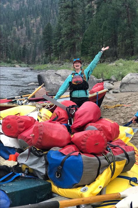 Rafting Trip Packing List, Whitewater Rafting Outfit, Raft Guide Aesthetic, Whitewater Rafting Aesthetic, River Trip Essentials, River Rafting Outfit Women, Rafting Outfit Woman, Rafting Aesthetic, Rafting Outfit