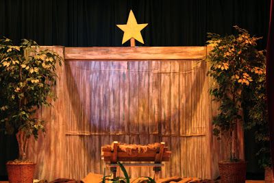 Christmas Diy Backdrop Ideas, Christmas Skits, Best Christmas Pageant Ever, Church Christmas Party, Ward Christmas Party, Bethlehem Christmas, Church Christmas Decorations, Christmas Stage, Christmas Manger