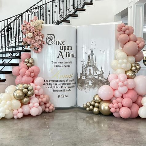 Disney Princess Bridal Shower Ideas, Princess Balloon Decorations, Castle Balloons, Disney Princess Decorations, Birthday Themes For Girls, First Birthday Theme, Princess First Birthday, Princess Birthday Party Decorations, Princess Theme Birthday