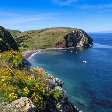 Santa Cruz Island, National Parks America, California Parks, Channel Islands National Park, Jet Skis, National Park California, National Parks Map, National Park Photos, California Engagement