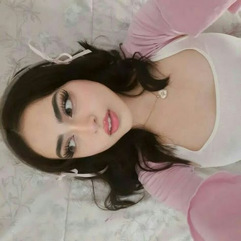 Makeup Transformation, Pink Girly Things, Selfie Ideas Instagram, Aesthetic Women, Bride Makeup, Pretty Selfies, Girls Makeup, Pretty Makeup, Cute Makeup